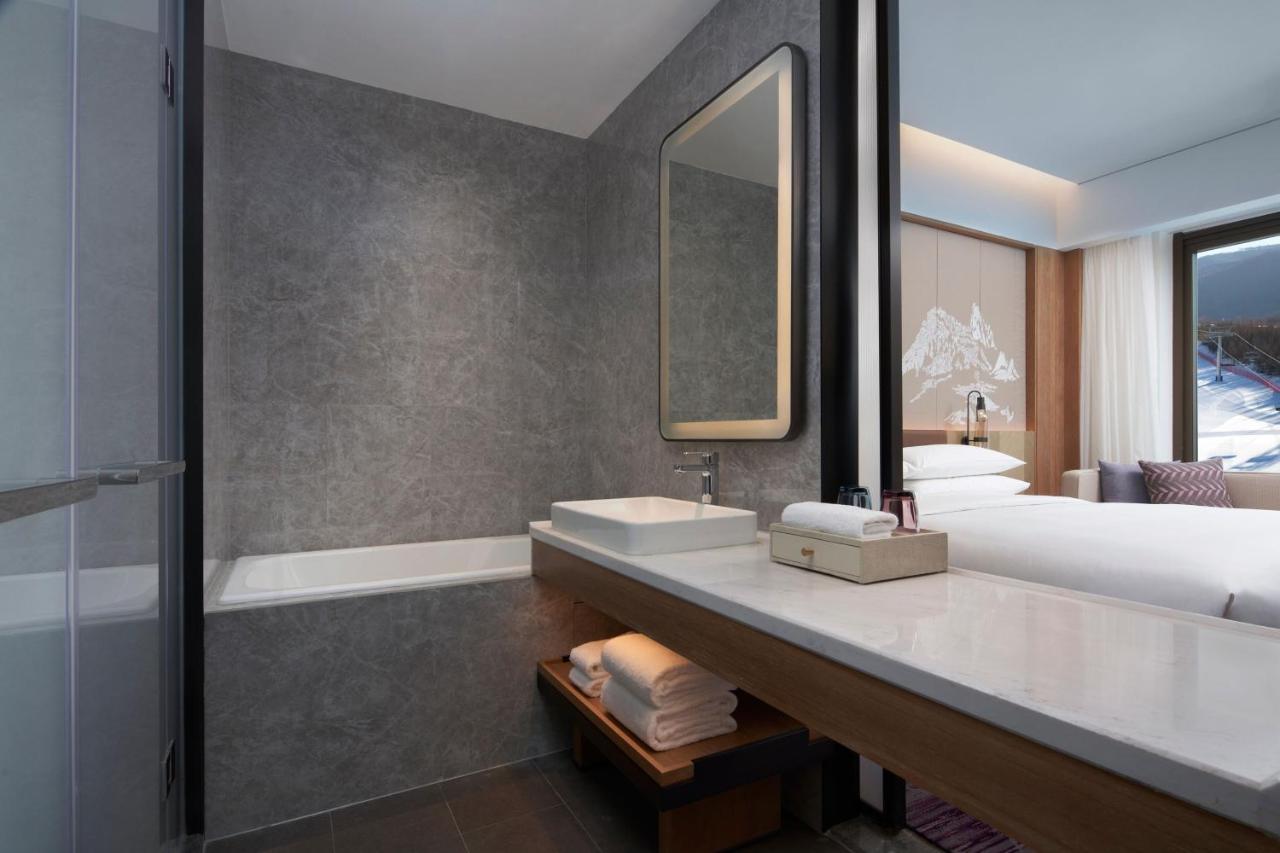 Courtyard By Marriott Chongli Hotel Csangcsiakou Kültér fotó